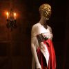 Une robe splendide dans le pur style Antique créée par Alexander McQueen. New York, 2 mai 2011