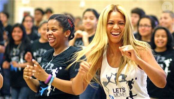 Beyoncé danse avec des enfants pour le lancement de la campagne contre l'obésité, Let's Move, à New York le 3 mai 2011