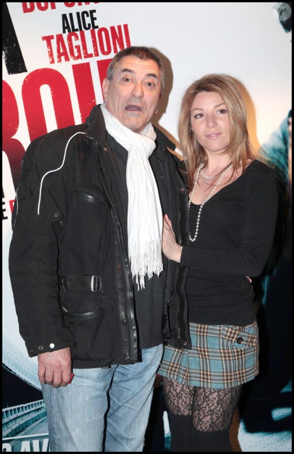 Jean-Marie Bigard et sa compagne Lola Marois, lors de l'avant-première du film La Proie, en avril 2011 à Paris.