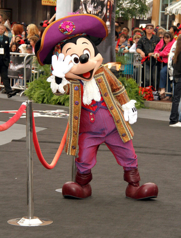 Mickey à l'avant-première de Pirates des Caraïbes, la Fontaine de Jouvence, le 7 mai 2011 à Disneyland