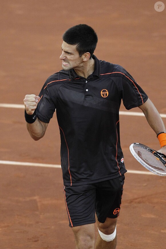 Novak Djokovic, avec force et détermination. Il en faut pour arriver au sommet du tennis mondial.