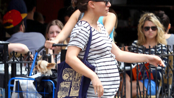 Natalie Portman, enceinte : Malgré ses efforts, elle ne passe pas inaperçue !