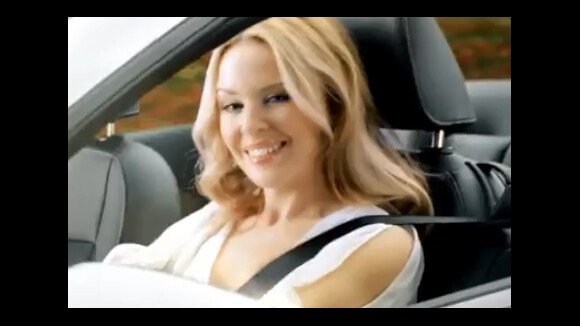 Kylie Minogue n'a pas peur du ridicule, la preuve !