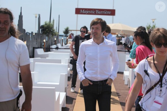 Jean-Benoît Dunckel du groupe Air sur la plage du Majestic 64 lors du festival de Cannes le 12 mai 2011