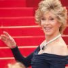 Jane Fonda élégante à souhait a fait sensation lors de la montée des marches à Cannes sous les couleurs de L'Oréal Paris. Le 14 mai 2011