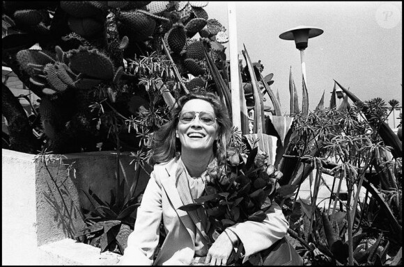 Faye Dunaway resplendissante lors du Festival de Cannes en 1976.