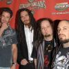 James Schaffer avec ses partenaires du groupe américain Korn