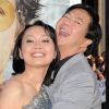 Ken Jeong et sa femme à l'occasion de l'avant-première de Very Bad Trip 2, au Grauman's Chinese Theatre de Los Angeles, le 19 mai 2011.