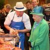La découverte du marché de Cork était un moment pittoresque !
La visite historique de la reine Elizabeth II d'Angleterre en République d'Irlande, du 17 au 20 mai 2011, a été un franc succès, ouvrant la voie d'une réconciliation entre les deux nations au passé douloureux.