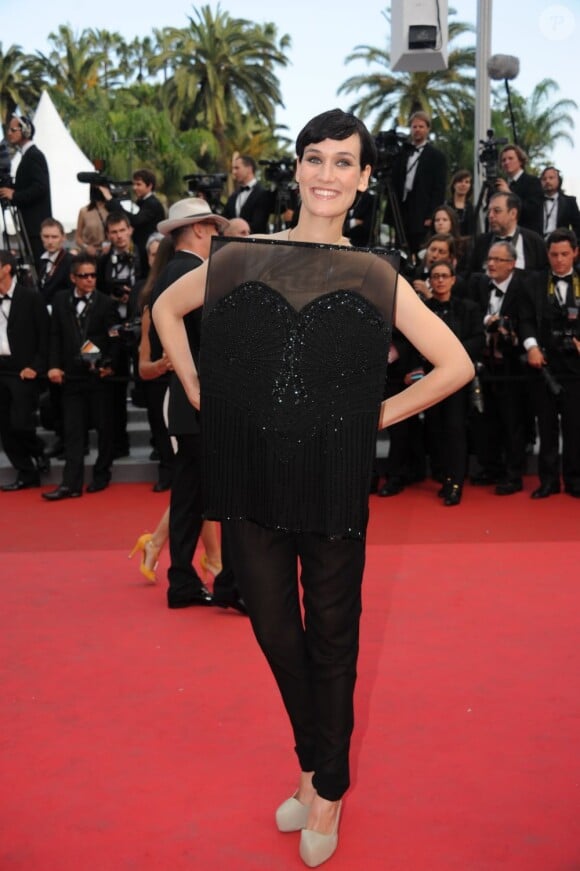 Clotilde Hesme sur le tapis rouge de Cannes le 19 mai 2011