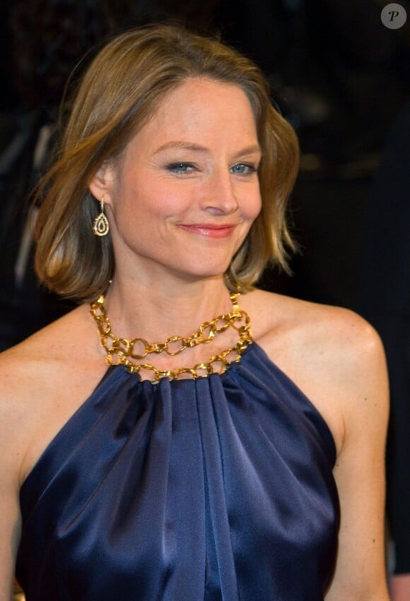 Pour la soirée du 19 mai à Cannes, Jodie Foster est ravissante avec ses bijoux Cartier.