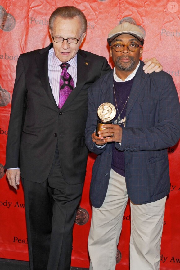 Larry King et Spike Lee lors de la 70e cérémonie des George Foster Peabody Awards dans l'Université de Georgia à New York le 23 mai 2011