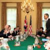 Barack Obama et David Cameron en pleine réunion politique, au 10 Downing Street, à Londres, le 25 mai 2011.
