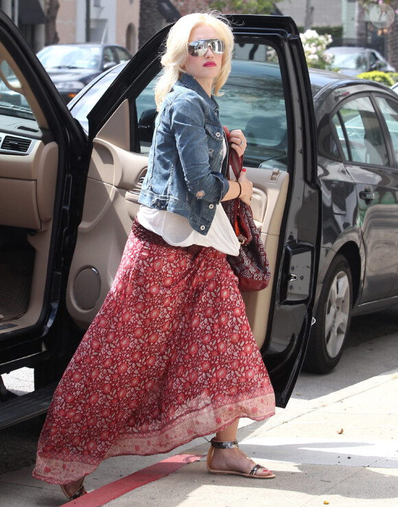 Gwen Stefani en famille à West Hollywood le 27 mai 2011