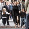 Brad Pitt et Angelina Jolie le 22 mai avec leurs enfants. Les jumeaux n'étaient pas de la fête !