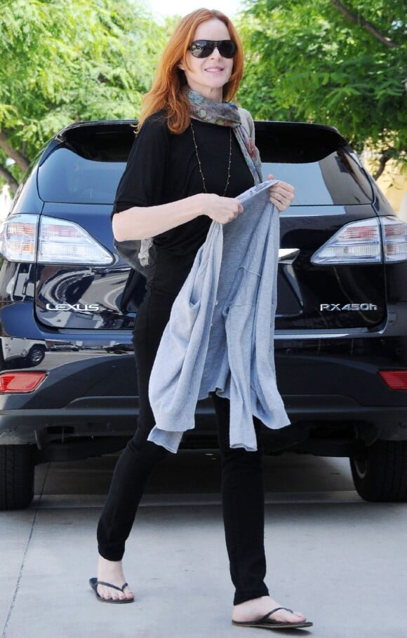 Marcia Cross très élégante dans les rues de Los Angeles le 24 mai 2011. Elle s'est accordée un temps pour elle sans ses jumelles. 