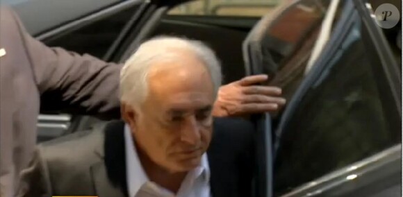 DSK rentrant chez lui le 31 mai 2011