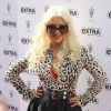 Christina Aguilera est l'invitée de l'émission Extra animée par Mario Lopez au centre commercial The Grove, à Los Angeles, vendredi 3 juin 2011.