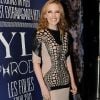Kylie Minogue est radieuse dans sa robe qui met parfaitement sa silhouette en valeur. Sydney, 6 juin 2011