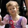 Jessica Alba, Cash Warren, et leur fille Honor et la nounou, à la sortie du déjeuner d'anniversaire de l'adorable fillette à New York ! Le 7 juin 2011