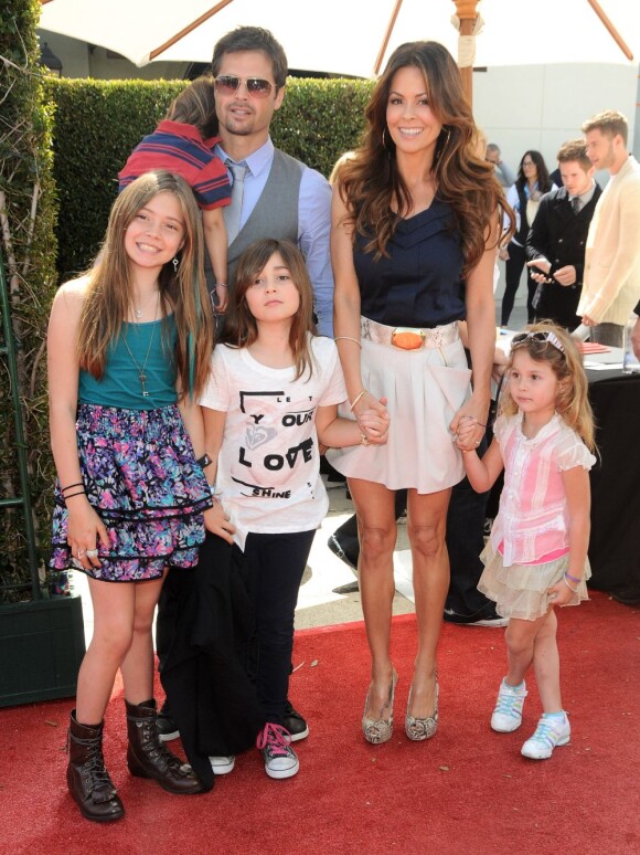 David Charvet, Brooke Burke et leurs enfants lors du 8e annuel Stuart House Benefit à Los Angeles le 13 mars 2011