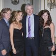  Felicity Huffman et son mari William H Macy aux côtés de Patrick Duffy et Heather Tom lors d'un photocall à l'occasion du 51e Festival de la télévision de Monte Carlo au Forum Grimaldi à Monaco le 9 juin 2011 