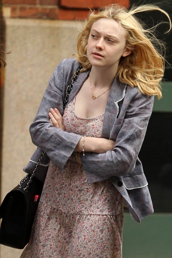 A 17 ans, Dakota Fanning est déjà une star de cinéma avec de nombreux films à son actif, elle reviendra notamment en novembre dans le prochain épisode de Twilight. New York, 13 juin 2011