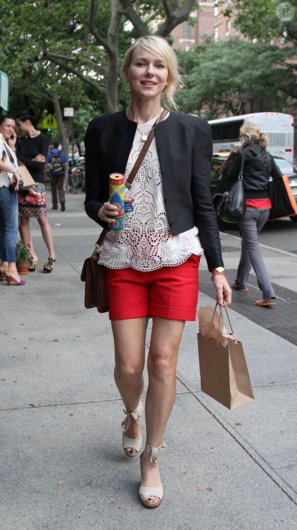 Naomi Watts pour le lancement de la collection Croisière de Stella McCartney le 13 juin 2011