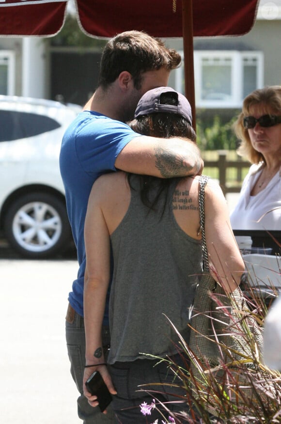 Brian Austin Green et sa femme Megan Fox à Los Angeles le 28 mai 2011 après s'être rassasiés au Pain Quotidien