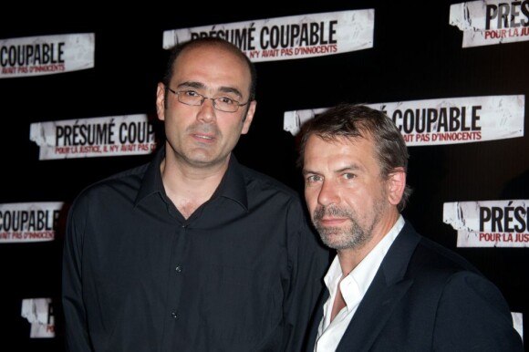 Vincent Garenq et Philippe Torreton lors de l'avant-première de Présumé Coupable, dans l'enceinte du Gaumont Marignan des Champs-Elysées, à Paris, le 14 juin 2011.