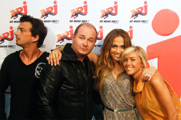 Jennifer Lopez et Cauet lors de son passage par NRJ le mardi 14 juin 2011.