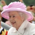Royal Ascot, jour 2, mercredi 15 juin 2011. Cette fois, c'est sur un chapeau délicieusement rose que le choix de la reine Elizabeth II s'était porté. 