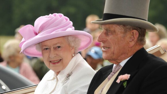 Ascot 2011 : Au jour 2, la reine Elizabeth II, en rose, donne le ton