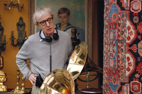 Woody Allen durant le tournage de Minuit à Paris