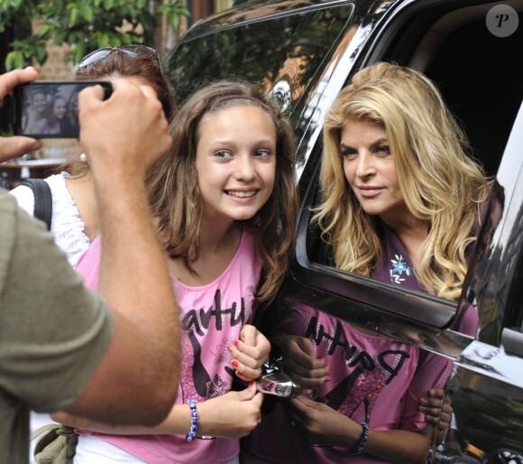 Kirstie Alley à New York, avec ses fans, le 21 juin 2011.