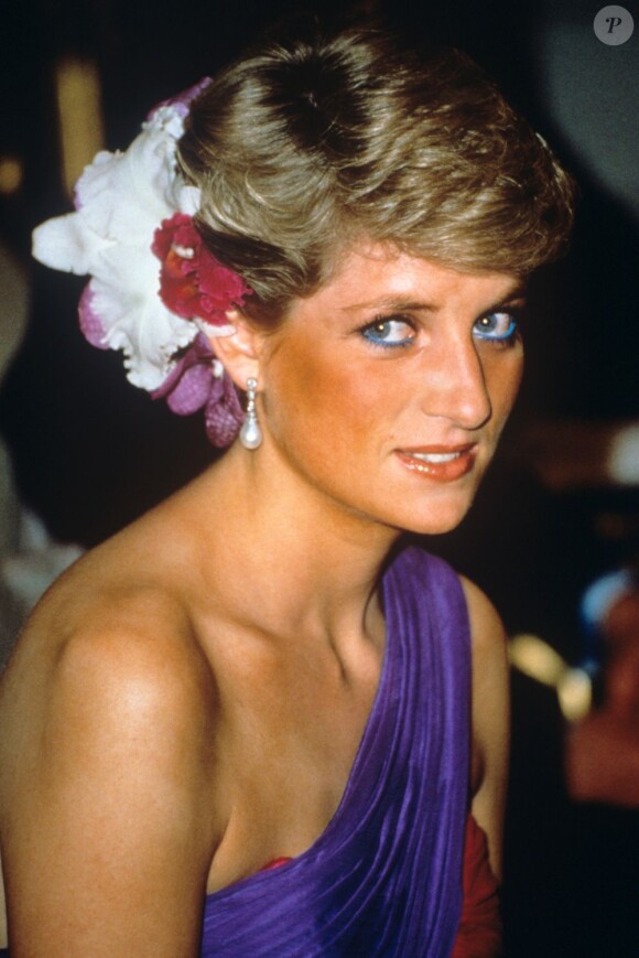 Les robes de Lady Diana sont une nouvelle fois vendues aux enchères le 23 juin au Canada.
