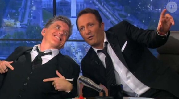 Les retrouvailles de Craig Ferguson avec l'animateur français sur le plateau de Ce soir avec Arthur, sur Comédie!, juin 2011.