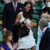 Le prince William et Kate Middleton ont accordé une standing ovation à l'Ecossais Andy Murray, vainqueur en trois sets de Richard Gasquet à Wimbledon le 27 juin 2011.