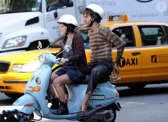 Sacha Baron Cohen et la délirante Anna Faris lors du tournage de The Dictator, à Manhattan, le 27 juin 2011.