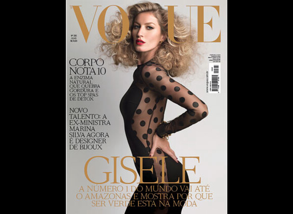 Gisele Bündchen sublime en couverture du Vogue brésilien pour le numéro de juillet 2011. Les lecteurs auront le choix entre quatre couvertures et peut être même une cinquième pour les abonnés... Cette photo a été prise à New York par le Français Patrick Demarchelier.