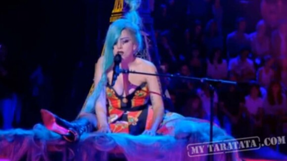 Lady Gaga fait son Taratata, seule au piano, avec ses énormes tubes