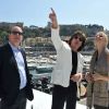 Le prince Albert de Monaco et sa fiancée Charlene Wittstock découvrant les préparatifs sur le port Hercule, avec Jean-Michel Jarre, le 28 juin 2011.