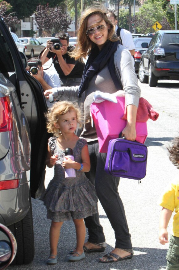 Jessica Alba et sa fille Honor ont passé une délicieuse journée à Los Angeles, le 30 juin 2011.