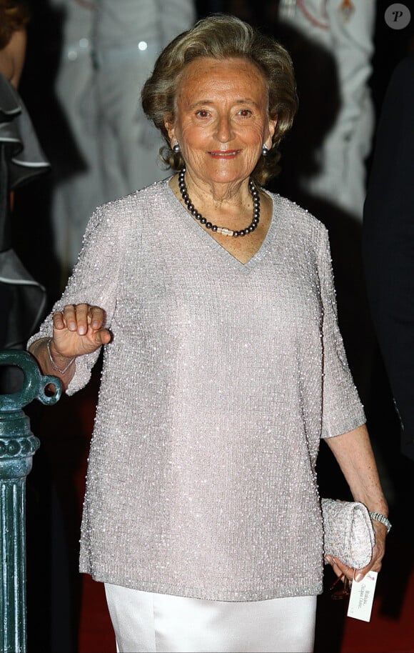 Bernadette Chriac, resplendissante, arrive au dîner de mariage du Prince Albert et de la Princesse Charlene au Casino de Monaco, le 2 juillet 2011