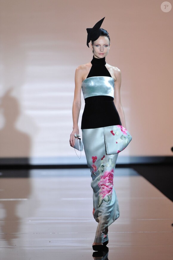 Défilé Armani de la collection Haute Couture automne-hiver 2011-2012 lors de la Fashion Week parisienne, le 5 juillet 2011