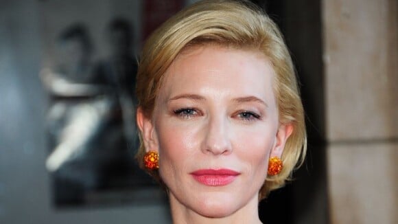 Défilé Armani : Cate Blanchett illumine la Fashion Week parisienne avec style