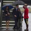 Le prince William et la duchesse Catherine de Cambridge arrivent à l'aéroport de Yellowknife dans la soirée du lundi 4 juillet 2011, au 5e jour de leur Royal Tour au Canada.