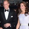 Kate Middleton époustouflante de beauté en Alexander McQueen et le prince William, à leur arrivée à la soirée de gala des BAFTAs, au Belasco Theatre, à Los Angeles. Le 9 juillet 2011