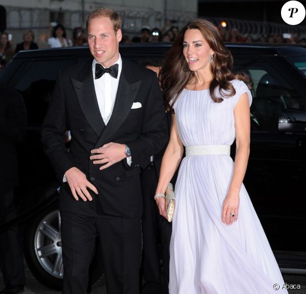 Kate Middleton époustouflante de beauté en Alexander McQueen et le prince William, à leur arrivée à la soirée de gala des BAFTAs, au Belasco Theatre, à Los Angeles. Le 9 juillet 2011