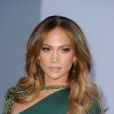 Jennifer Lopez a oublié la signification du mot "chic" pour assister à la soirée des BAFTAs à Los Angeles, en l'honneur du prince William et de son épouse, Kate Middleton. Le 9 juillet 2011 
